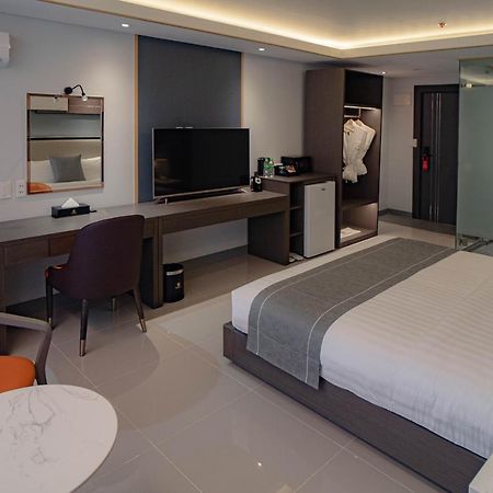 Subic Riviera Hotel And Residences Olongapo Esterno foto