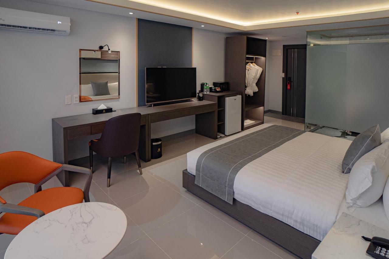 Subic Riviera Hotel And Residences Olongapo Esterno foto
